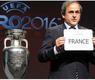 الفرنسي ميشيل بلاتيني لدى عرضه فوز بلاده