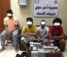 المتهمين وبحوزتهم المضبوطات